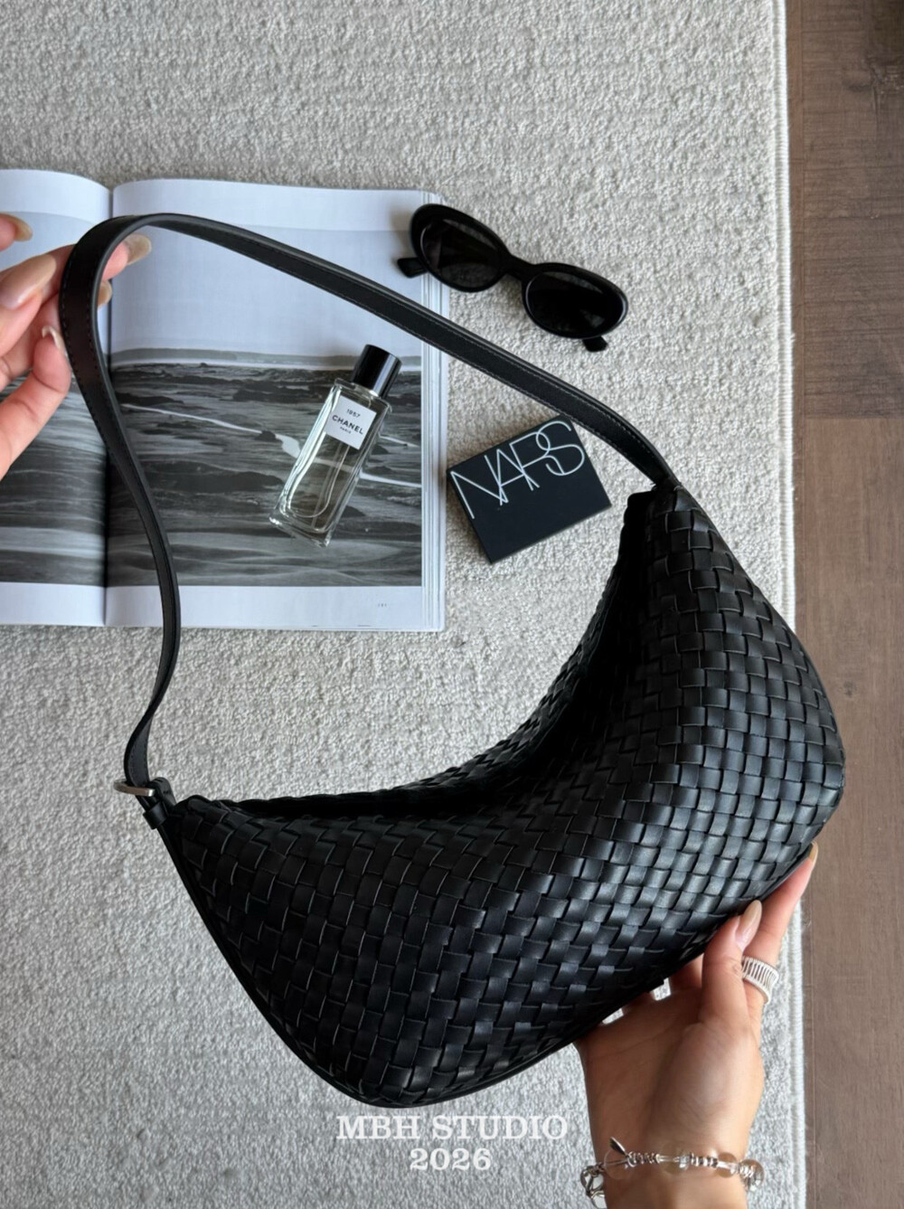 MBH Handwoven Top-Grain Vegetable-Tanned Leather Crescent Bag Relaxed Shoulder Crossbody Bag - Image 3