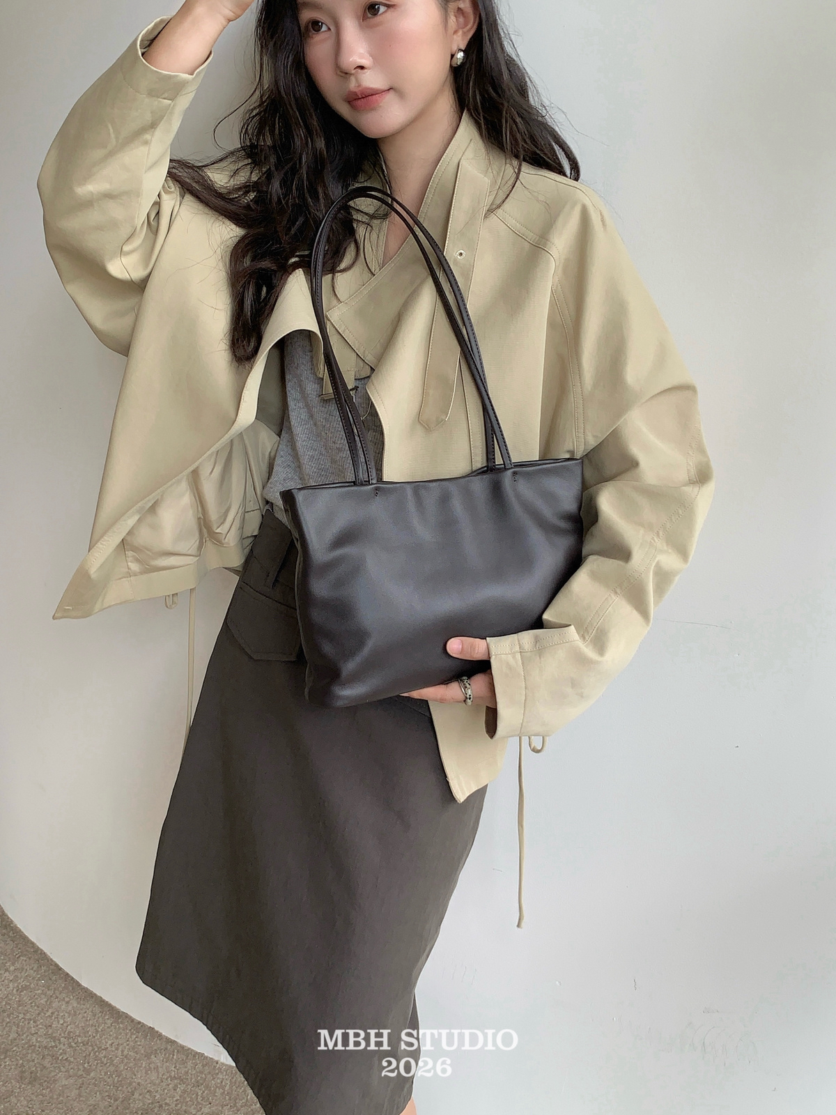 MBH Minimalist Top-Grain Leather Tote Bag Solid Color Versatile Shoulder Bag