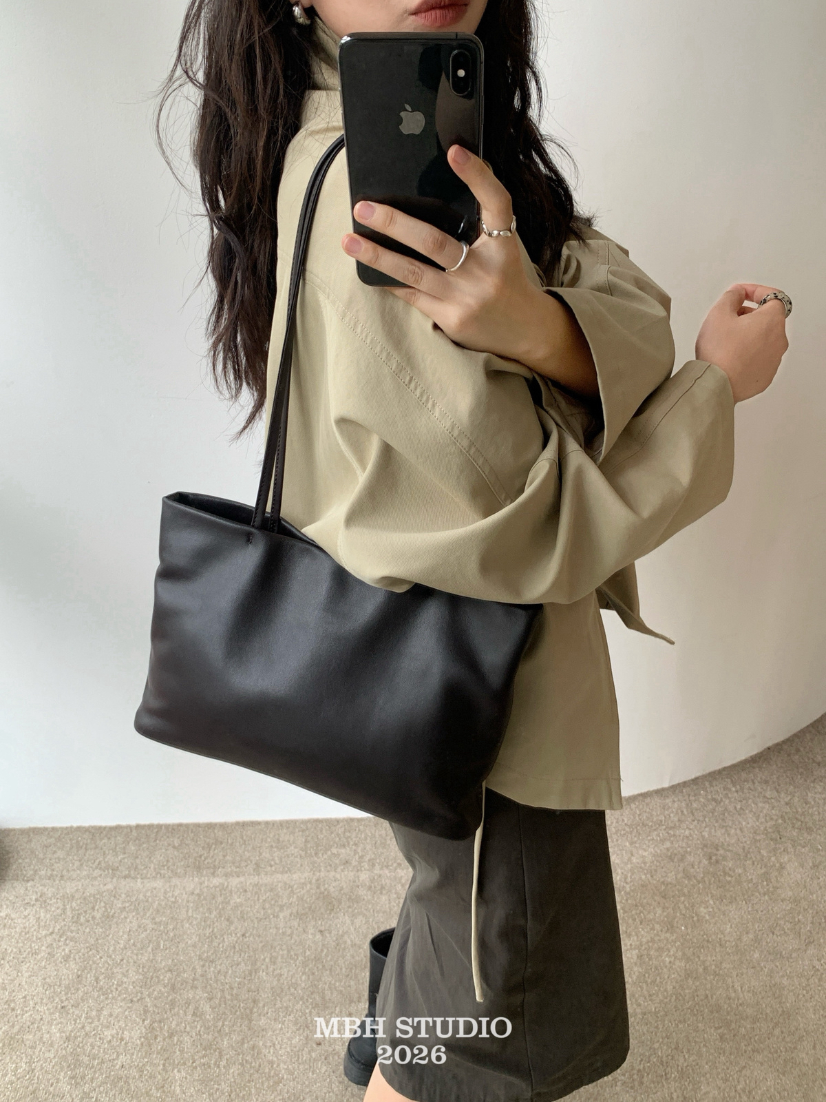 MBH Minimalist Top-Grain Leather Tote Bag Solid Color Versatile Shoulder Bag - Image 2